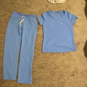 Light blue figs size small